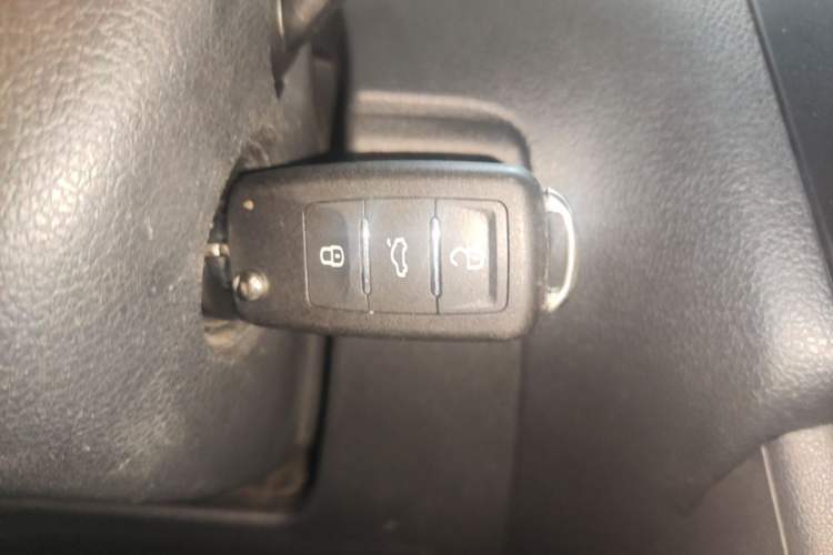 Used Volkswagen Polo 2016 1.6L Automatic Comfort Model Vehicle Key
