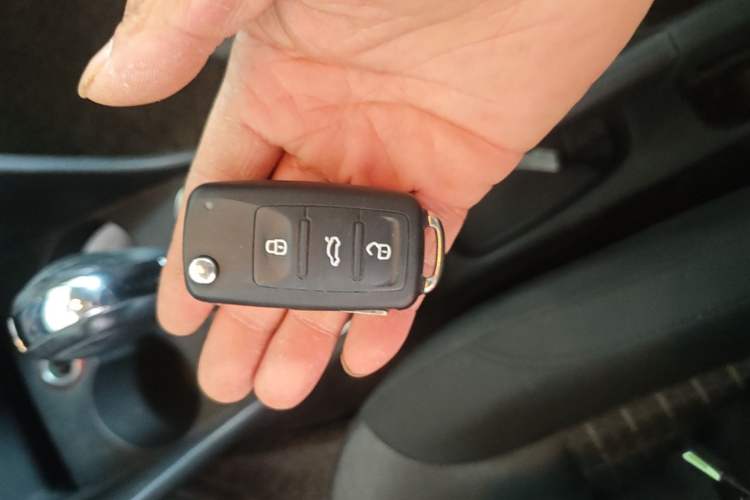 Used Volkswagen Polo 2016 1.6L Automatic Comfort Model Vehicle Key