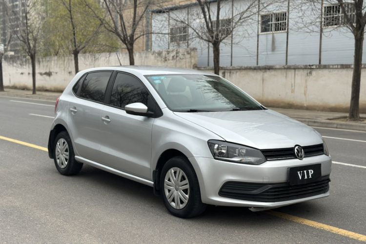 Used Volkswagen Polo 2016 1.4L Manual Fashion Model Exterior 4