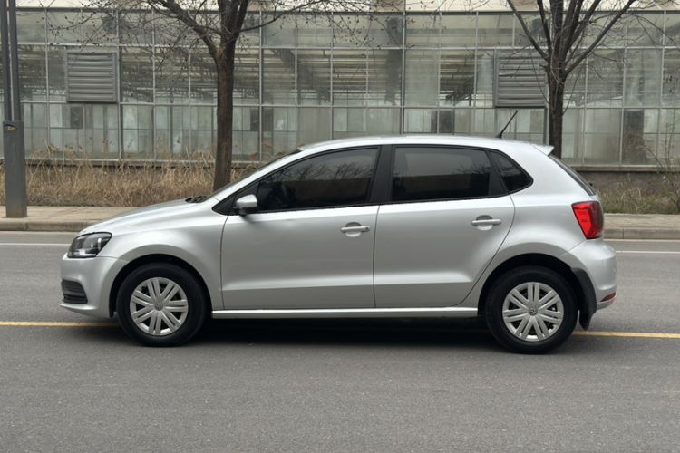Used Volkswagen Polo 2016 1.4L Manual Fashion Model Exterior 9
