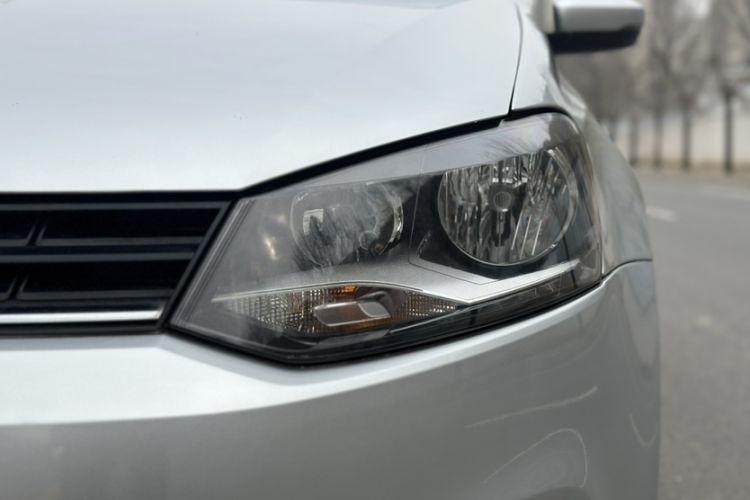 Used Volkswagen Polo 2016 1.4L Manual Fashion Model Left Front Headlight