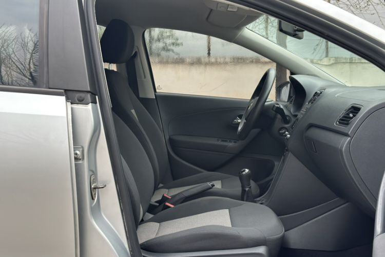 Used Volkswagen Polo 2016 1.4L Manual Fashion Model Right Front Seat