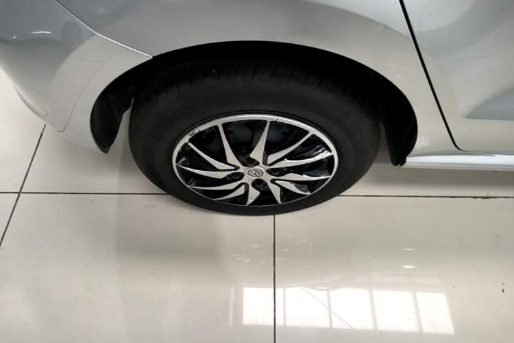 Used Volkswagen Polo 2016 1.4L Automatic Trendy Model Right Rear Wheel Hub