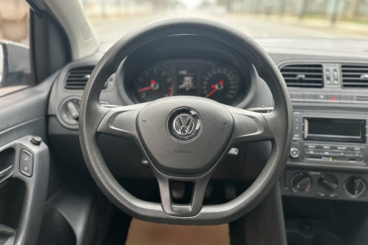 Used Volkswagen Polo 2016 1.4L Manual Fashion Model Steering Wheel