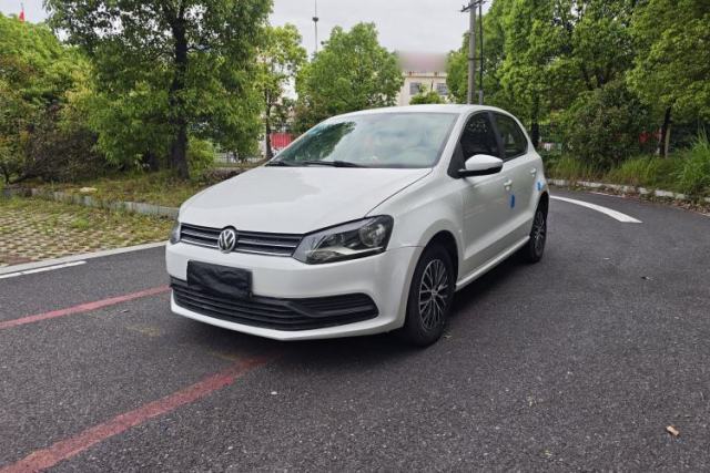 Ojetý Volkswagen Polo 2016 1.4L Automatic Trendy Model