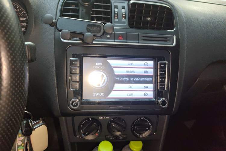 Used Volkswagen Polo 2016 1.4L Automatic Trendy Model Audio And AC Panel