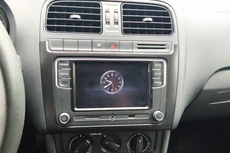 Used Volkswagen Polo 2016 1.4L Manual Fashion Model Audio And AC Panel