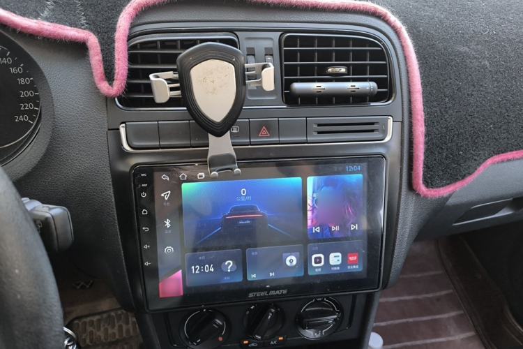 Used Volkswagen Polo 2016 1.4L Manual Fashion Model Audio And AC Panel