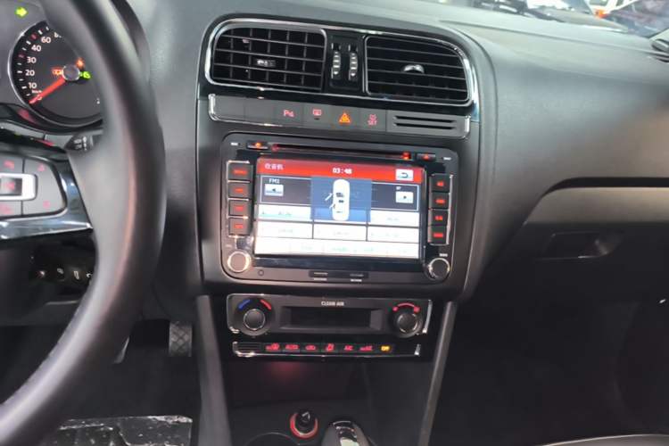 Used Volkswagen Polo 2016 1.6L Automatic Luxury Model Audio And AC Panel