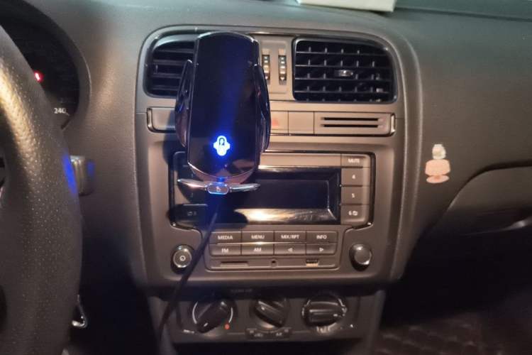 Used Volkswagen Polo 2016 1.4L Automatic Trendy Model Audio And AC Panel