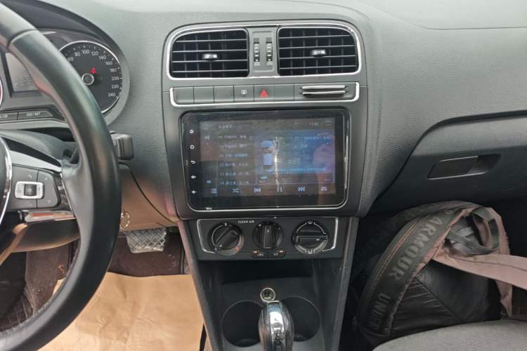 Used Volkswagen Polo 2016 1.6L Automatic Comfort Model Audio And AC Panel