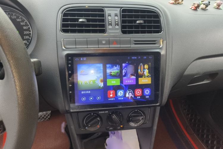 Used Volkswagen Polo 2016 1.4L Automatic Trendy Model Audio And AC Panel