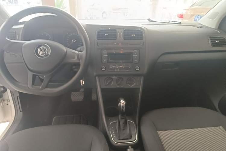 Used Volkswagen Polo 2016 1.4L Automatic Trendy Model Audio And AC Panel