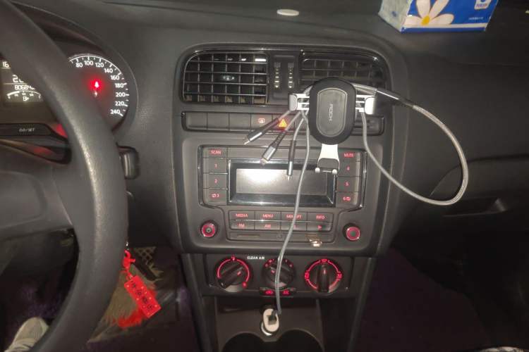 Used Volkswagen Polo 2016 1.4L Manual Fashion Model Audio And AC Panel