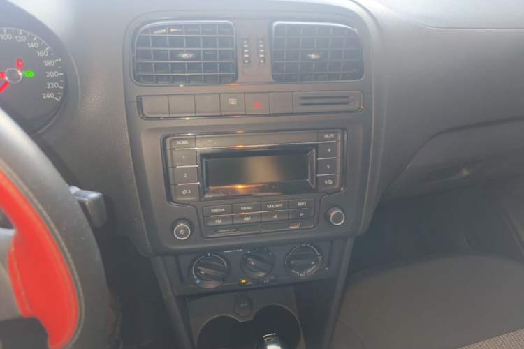 Used Volkswagen Polo 2016 1.4L Automatic Trendy Model Audio And AC Panel