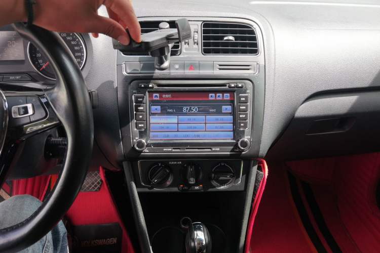 Used Volkswagen Polo 2016 1.6L Automatic Comfort Model Audio And AC Panel
