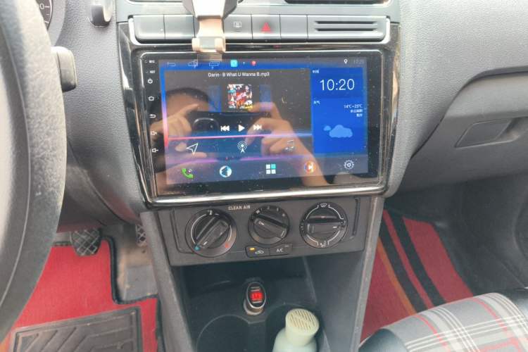 Used Volkswagen Polo 2016 1.4L Manual Fashion Model Audio And AC Panel