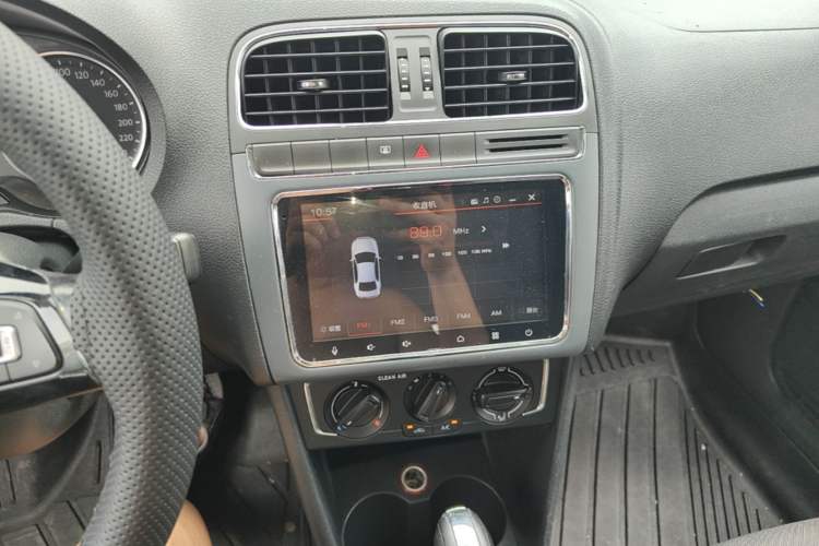 Used Volkswagen Polo 2016 1.6L Automatic Comfort Model Audio And AC Panel