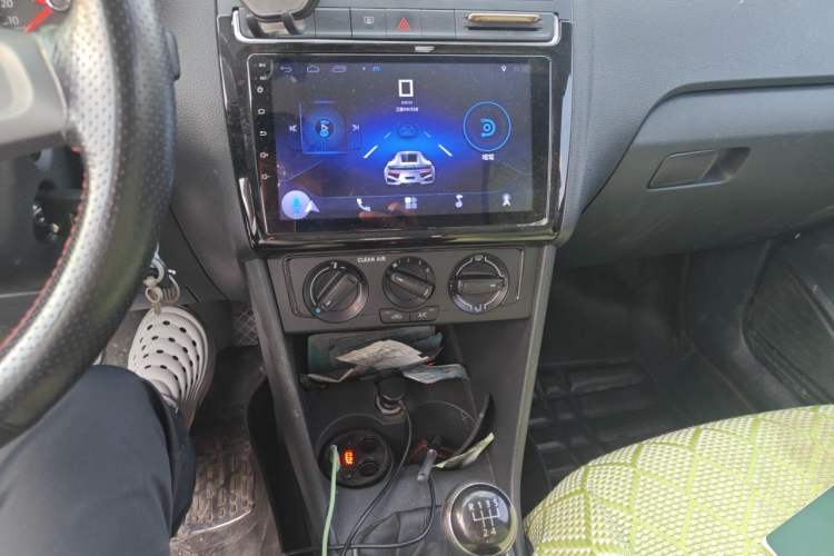 Used Volkswagen Polo 2016 1.4L Manual Fashion Model Audio And AC Panel