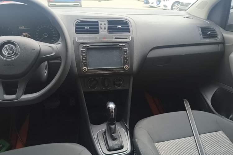 Used Volkswagen Polo 2016 1.4L Automatic Trendy Model Audio And AC Panel