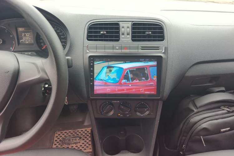 Used Volkswagen Polo 2016 1.4L Manual Fashion Model Audio And AC Panel