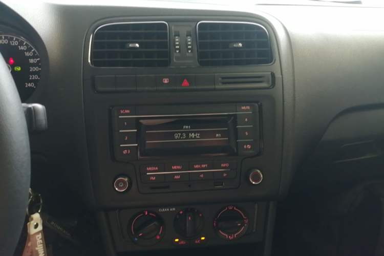 Used Volkswagen Polo 2016 1.4L Automatic Trendy Model Audio And AC Panel