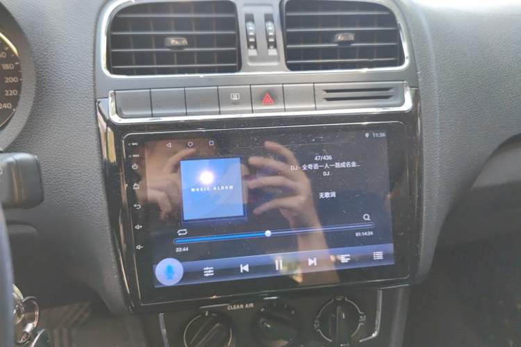 Used Volkswagen Polo 2016 1.6L Automatic Comfort Model Audio And AC Panel