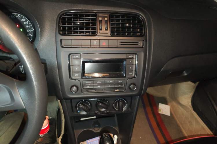 Used Volkswagen Polo 2016 1.4L Automatic Trendy Model Audio And AC Panel