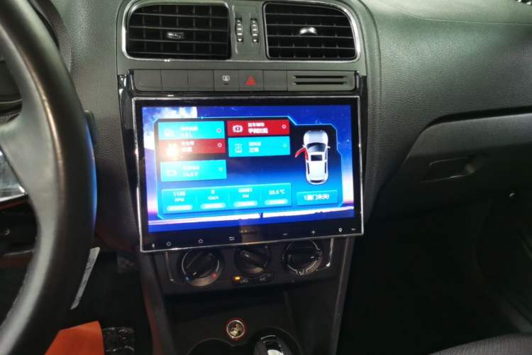 Used Volkswagen Polo 2016 1.6L Automatic Comfort Model Audio And AC Panel