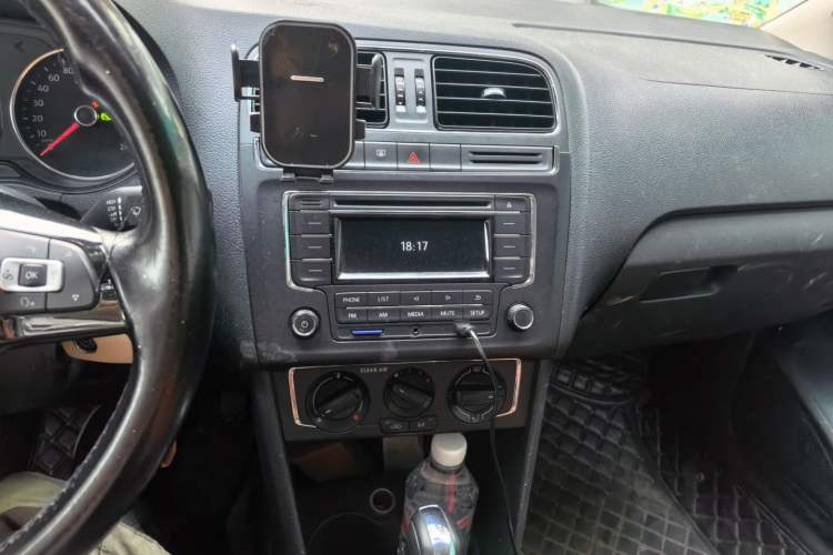 Used Volkswagen Polo 2016 1.6L Automatic Comfort Model Audio And AC Panel