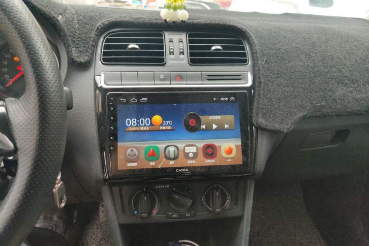 Used Volkswagen Polo 2016 1.4L Manual Fashion Model Audio And AC Panel