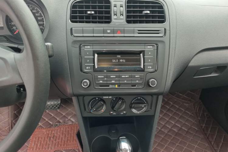 Used Volkswagen Polo 2016 1.4L Automatic Trendy Model Audio And AC Panel