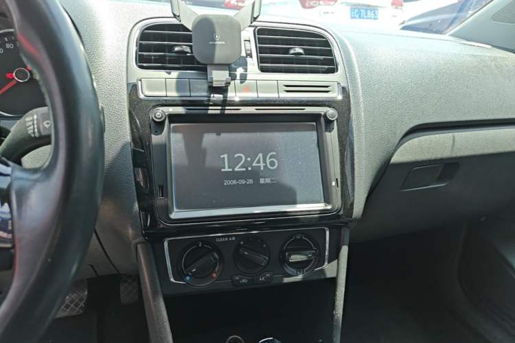 Used Volkswagen Polo 2016 1.6L Automatic Comfort Model Audio And AC Panel