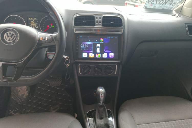 Used Volkswagen Polo 2016 1.6L Automatic Comfort Model Audio And AC Panel