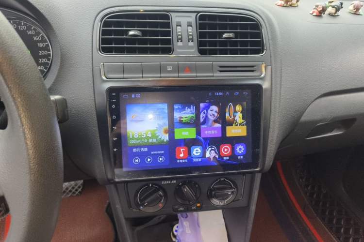 Used Volkswagen Polo 2016 1.4L Automatic Trendy Model Audio And AC Panel