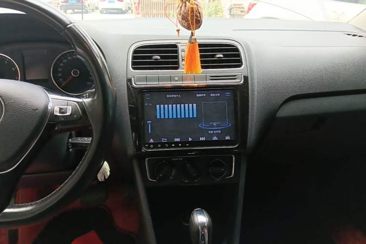 Used Volkswagen Polo 2016 1.6L Automatic Comfort Model Audio And AC Panel