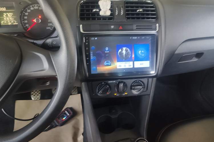 Used Volkswagen Polo 2016 1.4L Manual Fashion Model Audio And AC Panel