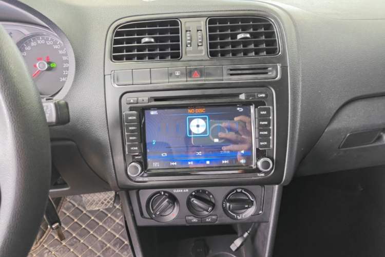 Used Volkswagen Polo 2016 1.4L Automatic Trendy Model Audio And AC Panel