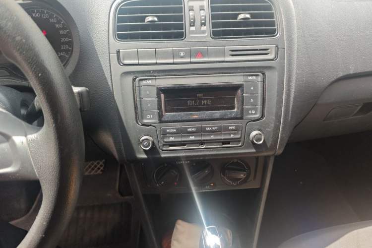 Used Volkswagen Polo 2016 1.4L Automatic Trendy Model Audio And AC Panel