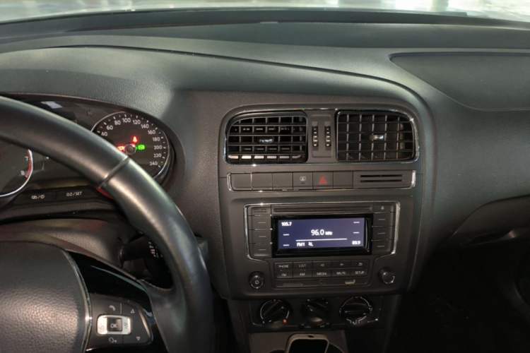 Used Volkswagen Polo 2016 1.6L Automatic Comfort Model Audio And AC Panel
