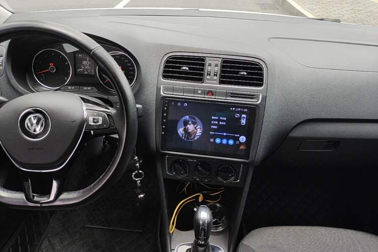 Used Volkswagen Polo 2016 1.6L Automatic Comfort Model Audio And AC Panel