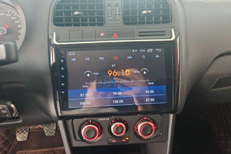 Used Volkswagen Polo 2016 1.4L Manual Fashion Model Audio And AC Panel