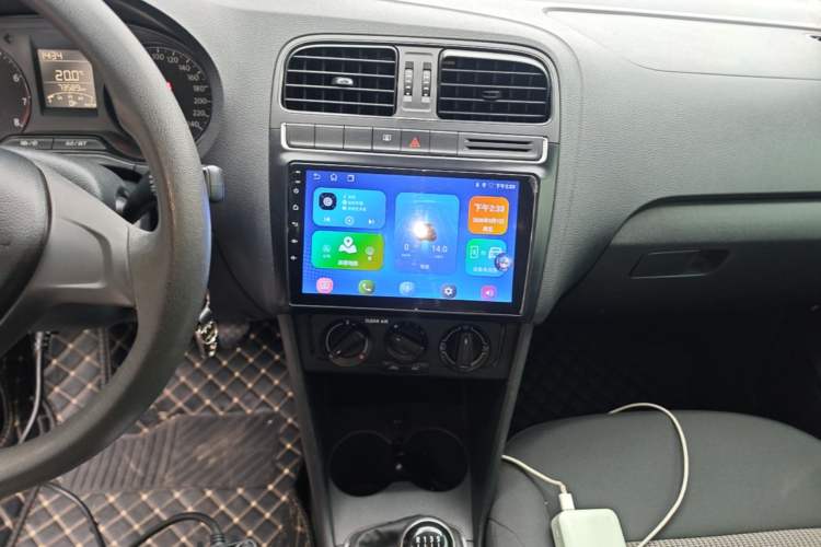Used Volkswagen Polo 2016 1.4L Manual Fashion Model Audio And AC Panel