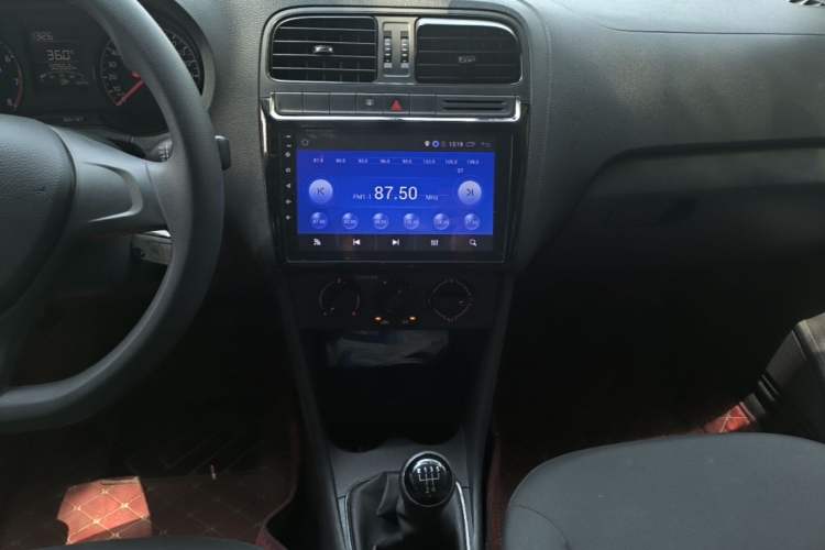 Used Volkswagen Polo 2016 1.4L Manual Fashion Model Audio And AC Panel