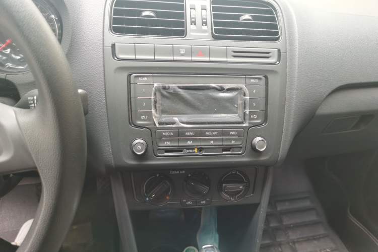 Used Volkswagen Polo 2016 1.4L Automatic Trendy Model Audio And AC Panel