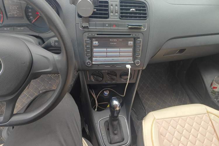 Used Volkswagen Polo 2016 1.4L Automatic Trendy Model Audio And AC Panel