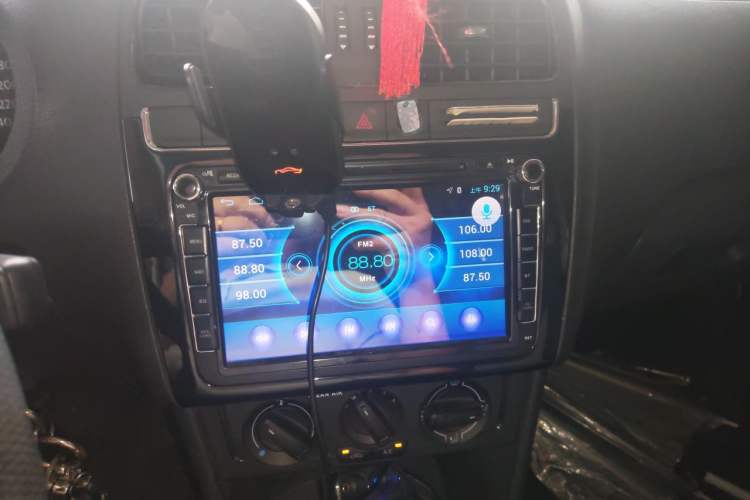 Used Volkswagen Polo 2016 1.4L Manual Fashion Model Audio And AC Panel