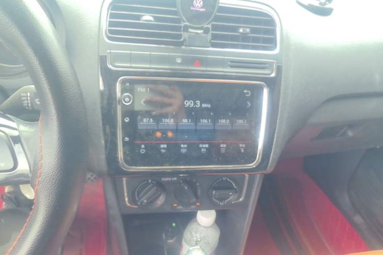 Used Volkswagen Polo 2016 1.6L Automatic Comfort Model Audio And AC Panel