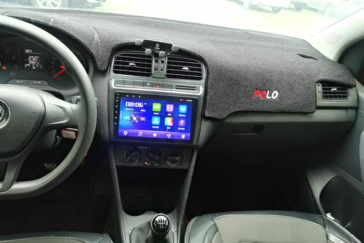 Used Volkswagen Polo 2016 1.4L Manual Fashion Model Audio And AC Panel