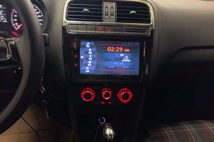 Used Volkswagen Polo 2016 1.4L Automatic Trendy Model Audio And AC Panel